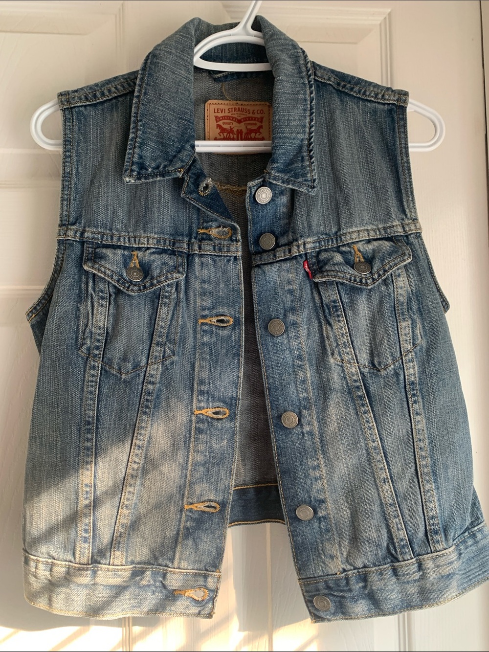 Women’s Denim Vest - Picture 1 of 3
